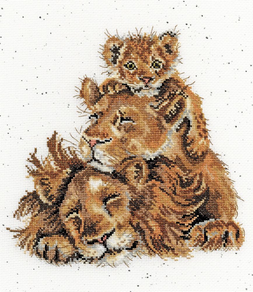 Family Pride Lion cross stitch - Hannah Dale