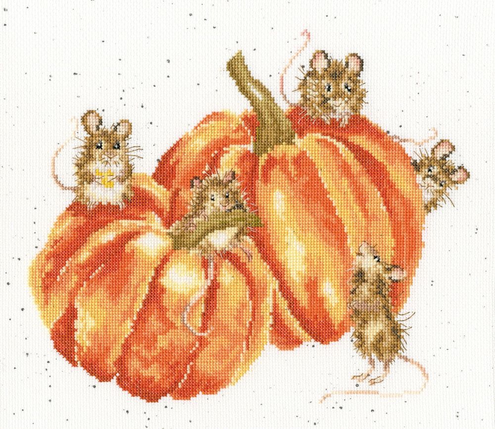 Pumpkin, Spice and all things Mice - Hannah Dale