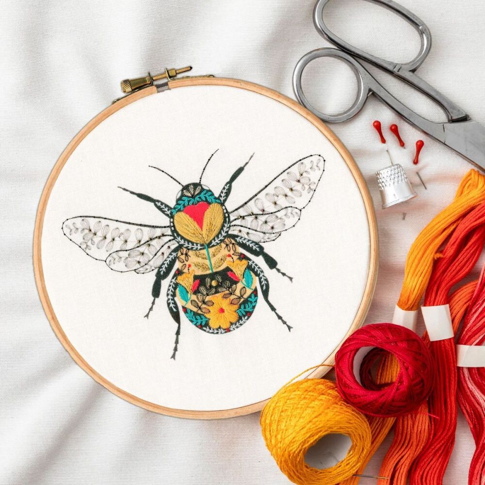 Pollen Bee Embroidery (includes hoop) - Bothy Threads