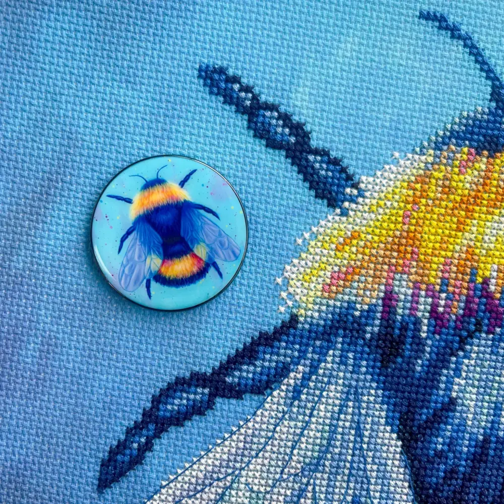 Magnetic Needle Minder - Queen Bee